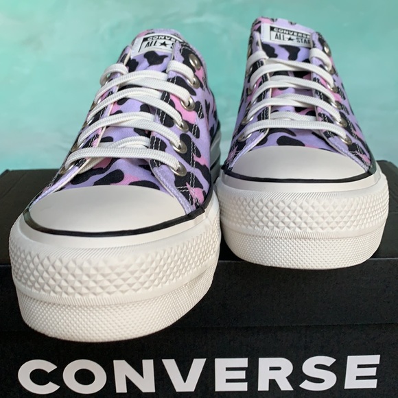 Converse Leopard Print platform sneakers- NWOB - Picture 10 of 14